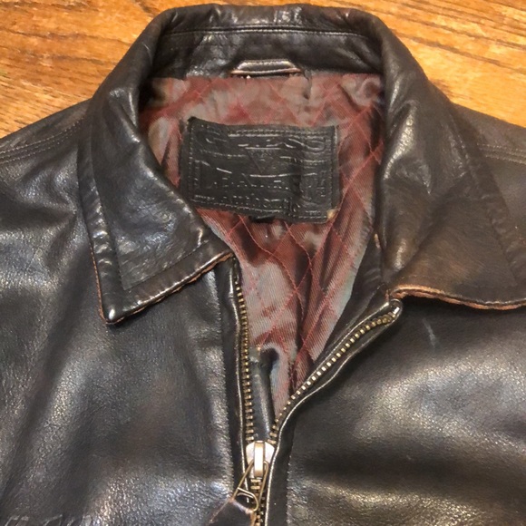 Vintage Guess U.S.A. Genuine leather jacket - Picture 6 of 16